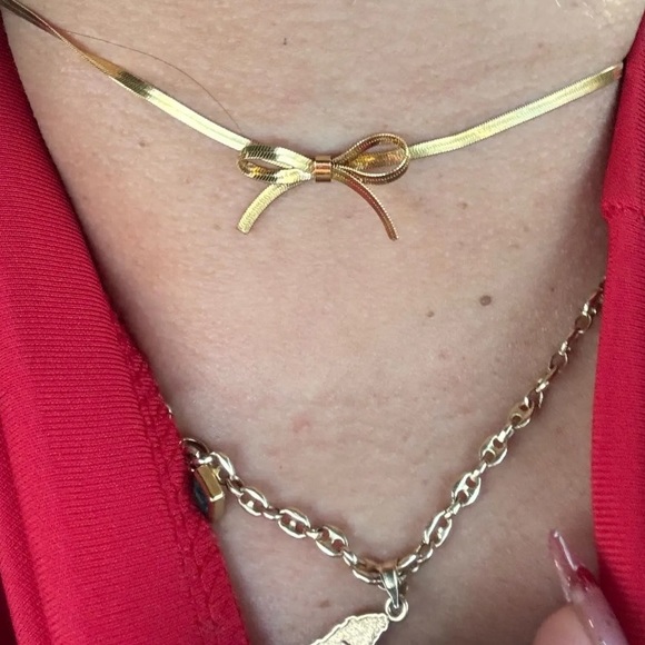 Gold bow snake chain - Picture 2 of 4